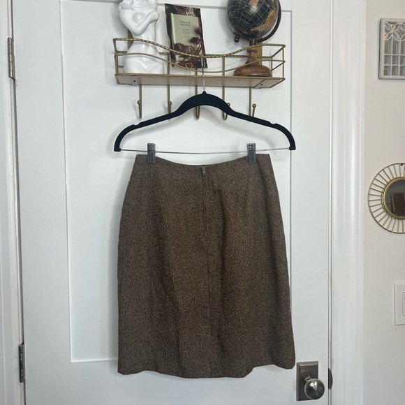 VTG Tweed-Like Pencil Skirt with Satin Lining - Picture 2 of 7
